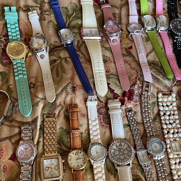 All colors - Picture 2 of 2